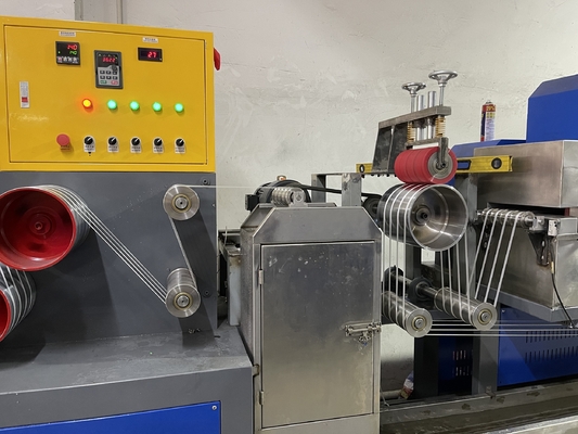 Os PP prendem com correias a fatura da máquina para 0.4-1.2mm que a correia com recicla/matéria prima nova