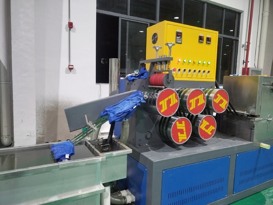 Máquina de fabricação de tiras de PET de precisão com engrenagens endurecidas e matriz ajustável