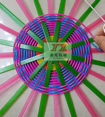 Máquina de fabricação de rotão multicolor de PP PE 5-19 mm Máquina de extrusão de rotão artificial